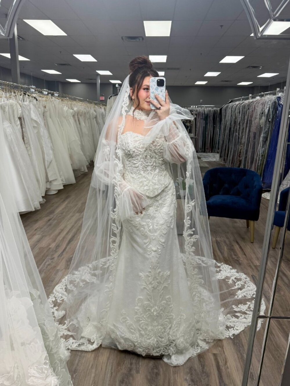 BRAND NEW Veni Infantino Atlas - 2 Piece Wedding Dress w/ Matching Accessories